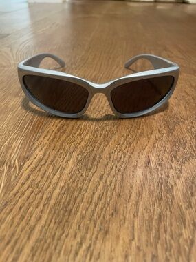Y2K Sporty Silver Frame Sunglasses with Dark Lenses